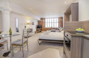 55 Cocoa Suites York, Parking onsite